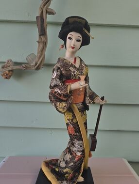 Handcrafted Brown Multi-Color Japanese Geisha Figurine with Kimono